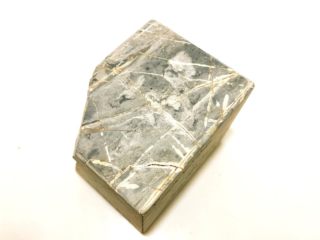 Натуральные, произведенные в Умегахата, эти камни из и Сёбудани и изготовлены из точильного камня, ранее находившегося в ведении Озу. Идеально подходят для