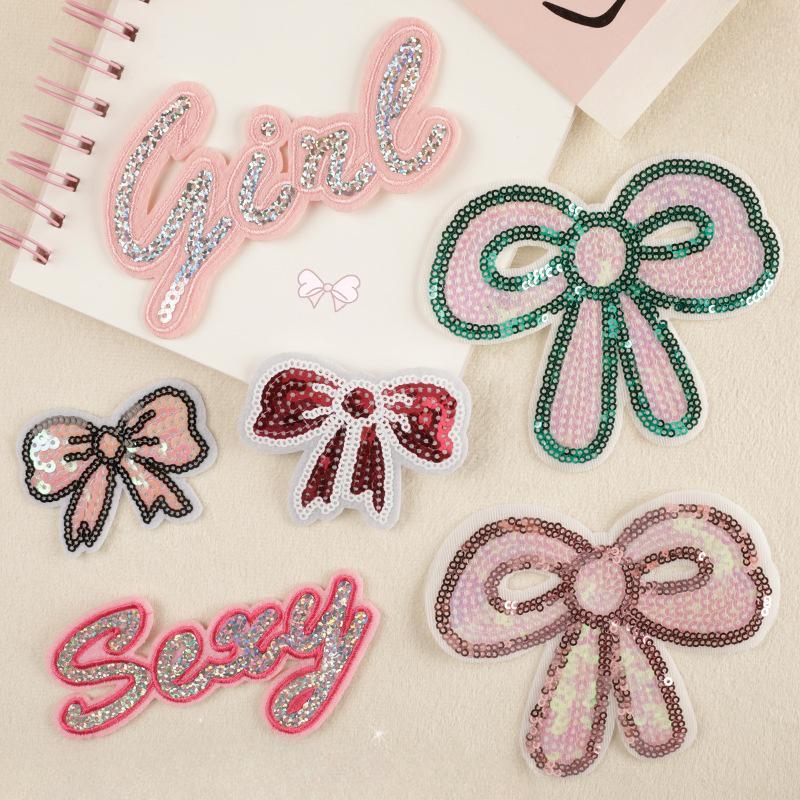 Вышитая этикетка Вышитая нашивка наклейка Значок с логотипом Бант из пайеток Английская одежда аксессуары наклейка на ткань