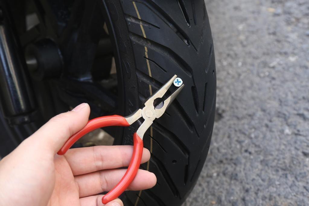 TIRE REPAIR KIT 58 PIECES KD12506