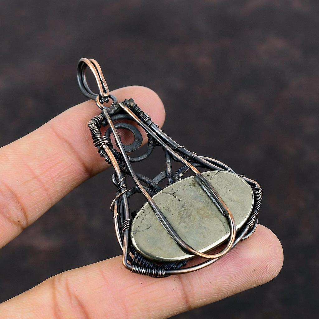 Кулон с пиритом, кулон в медной проволоке, уникальный кулон, изысканные медные украшения, кулон из драгоценного камня ручной работы, ювелирный подарок для нее