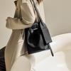Осень Зима Новая Сумка-Ведро 2025 Мода Верхний Слой Натуральная Кожаная Сумка Нишевый Дизайн Большая Вместимость Сумка Через Плечо Сумка для Поездок
