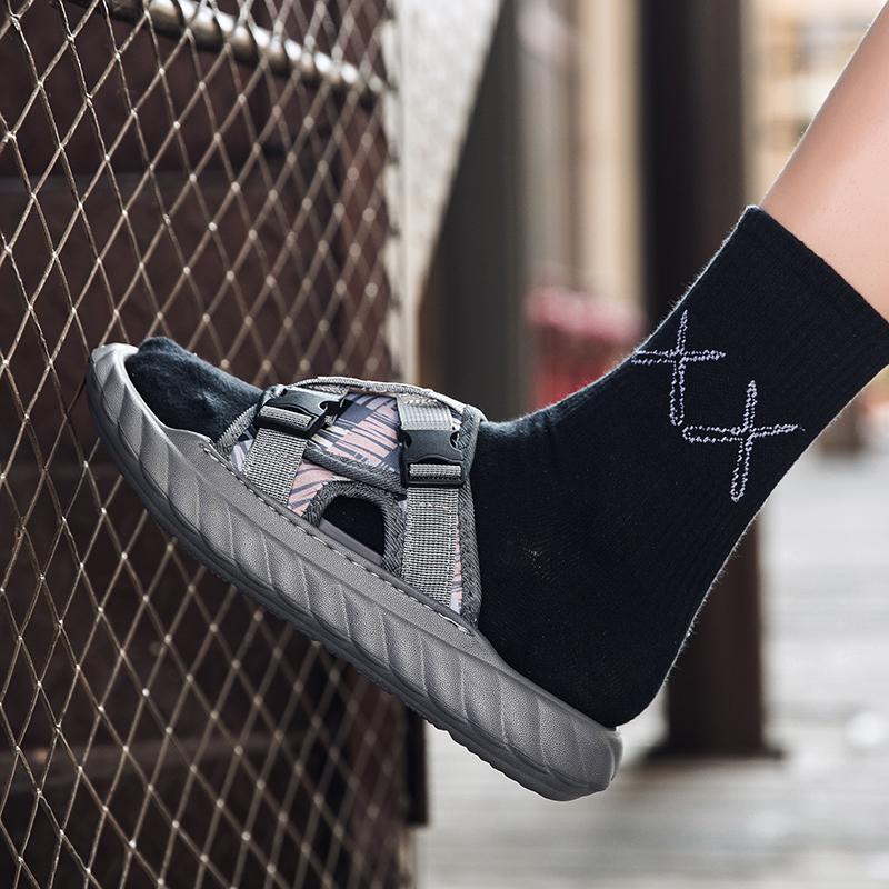 Модные мужские уличные повседневные тапочки летние с мягкой подошвой удобные противоскользящие пляжные туфли модные на толстой подошве дышащие сандалии шлепанцы для ходьбы