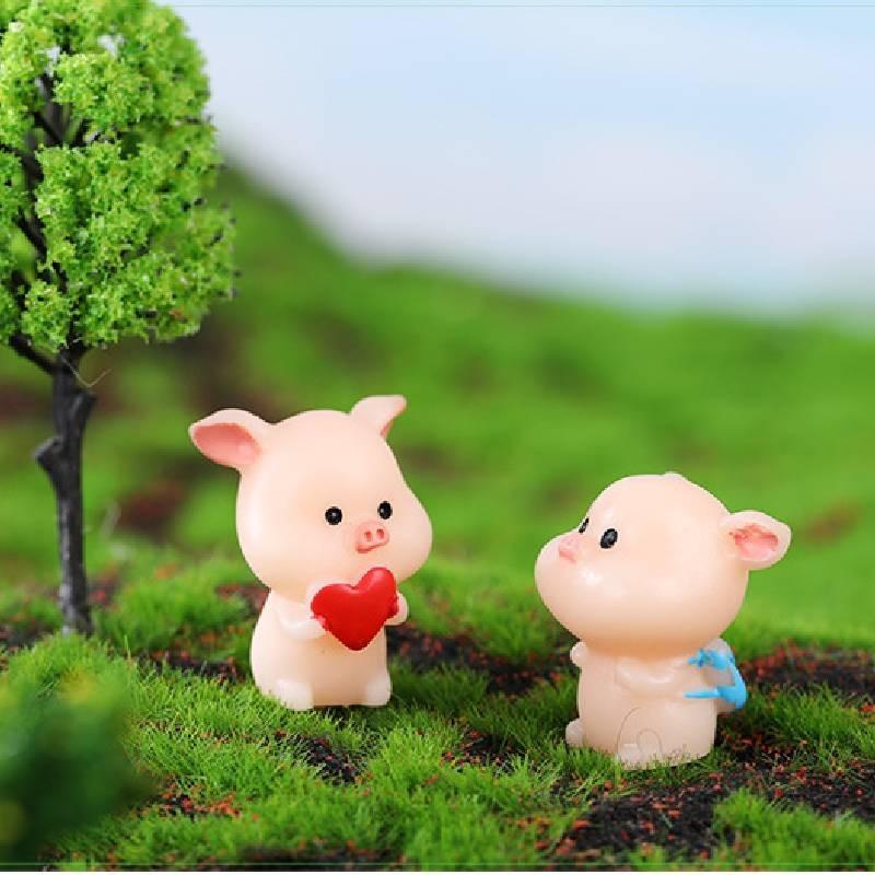 Adorable Resin Pig Figurine For Car Decor And Desktop Ornaments Creative Cartoon