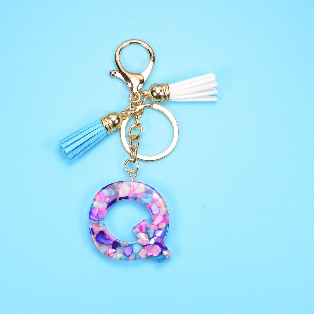 Брелок с кисточкой и английскими буквами: Аксессуары из смолы и акрила для мужчин и женщин - 26 уникальных букв