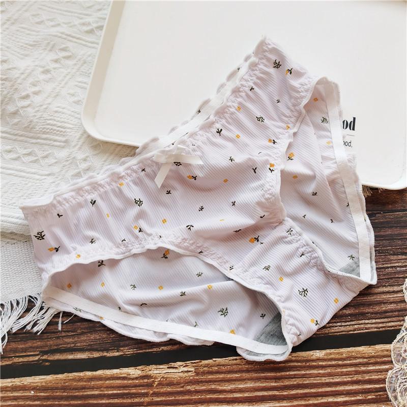 Милые и удобные облегающие шорты из ледяного шелка с низкой посадкой и принтом из мультяшных фруктов