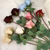 Искусственный цветок Цветок из искусственного шелка Ткань Мягкие Гибкие Лепестки Гибкие Стебли Реалистичный Вид Поддельные Розы Свадебные Букеты Реквизит для Фотосъемки