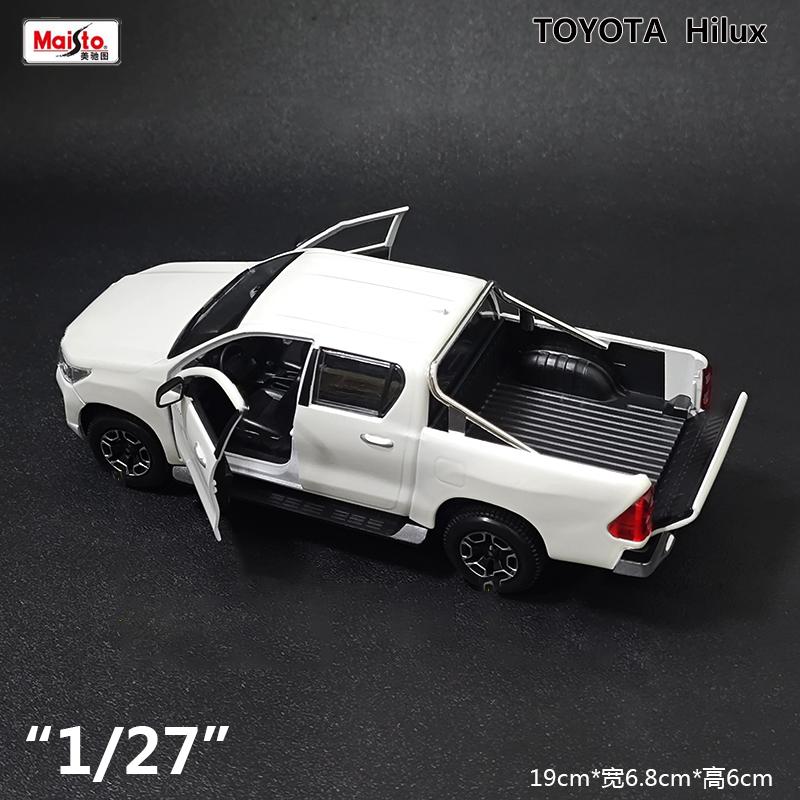 Maisto 1:27 Toyota Hilux Pickup Alloy Car Diecasts & Toy Vehicles Car Model Miniature Scale Model Car For Children