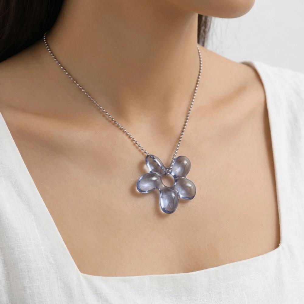 Sweet Petal Pendant Necklace Resin Sweater Necklace Personality Beaded Chain Necklace Women