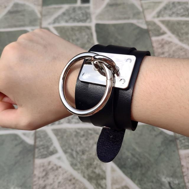 Черный кожаный браслет-браслет-манжета, готический готический бар, панк-браслеты для женщин и мужчин, браслеты, можно регулировать, ювелирные изделия