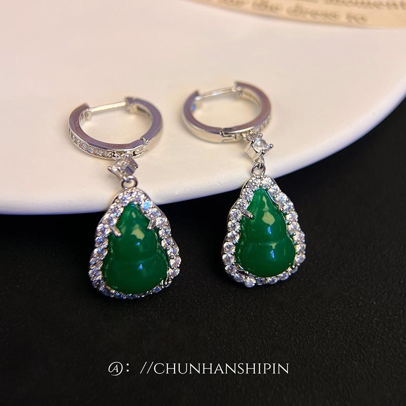 Green gourd new Chinese earrings Yang Mi Guofeng stud earrings niche unique light luxury high sense without ear piercings women