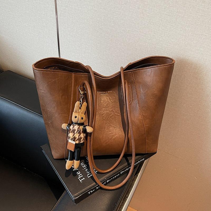 Сумка в стиле ретро премиум-класса женская осенне-зимняя 2025 популярная текстура универсальная наплечная сумка большой вместимости тоут большая сумка