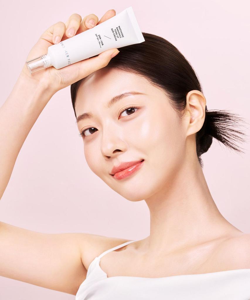 Niathion осветляющий солнцезащитный крем SPF50+/PA++++ 50 мл (+В комплекте пробный набор)