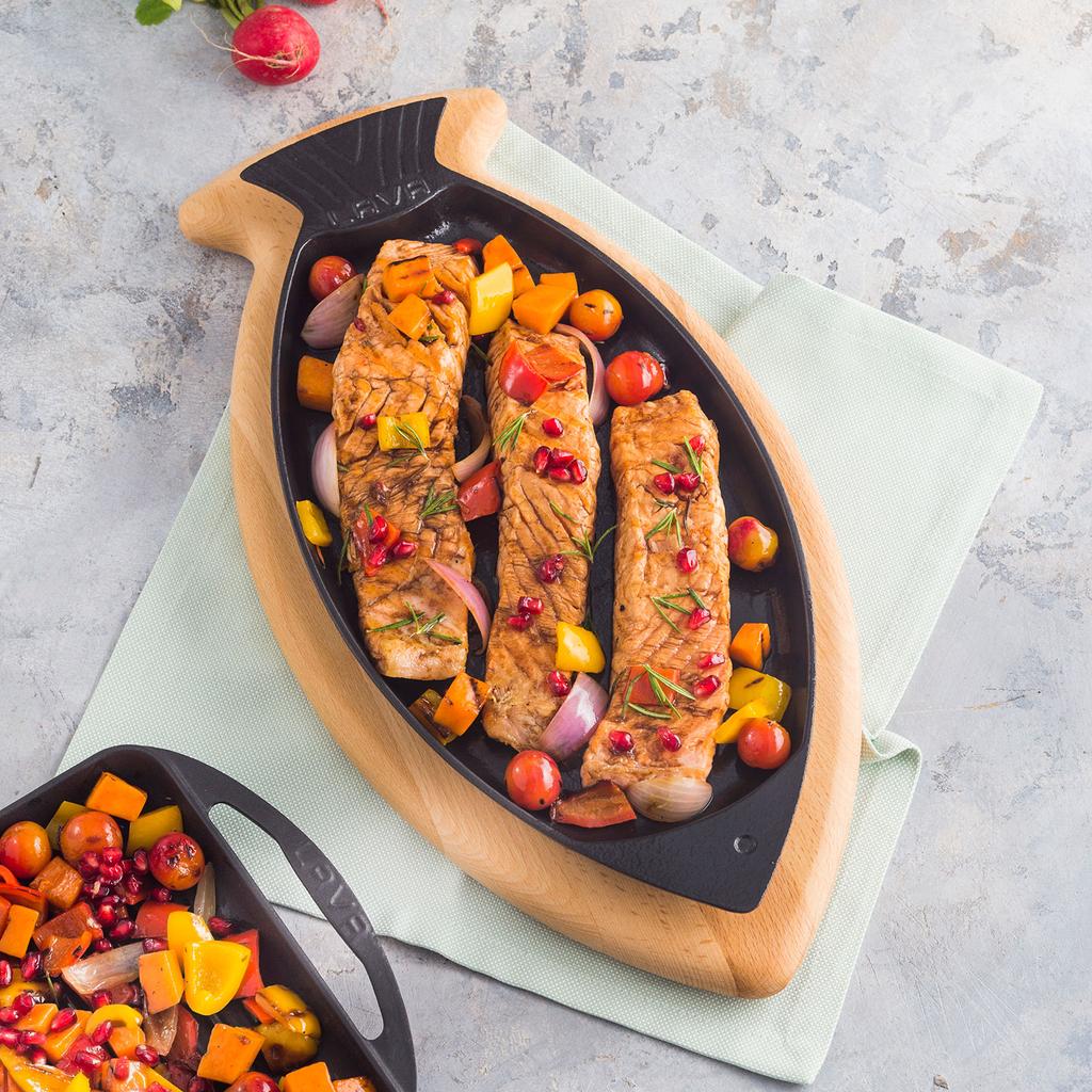 Lava Чугунная форма для рыбы Рыбная тарелка. 1 ручка, с деревянной подставкой 20х32см.