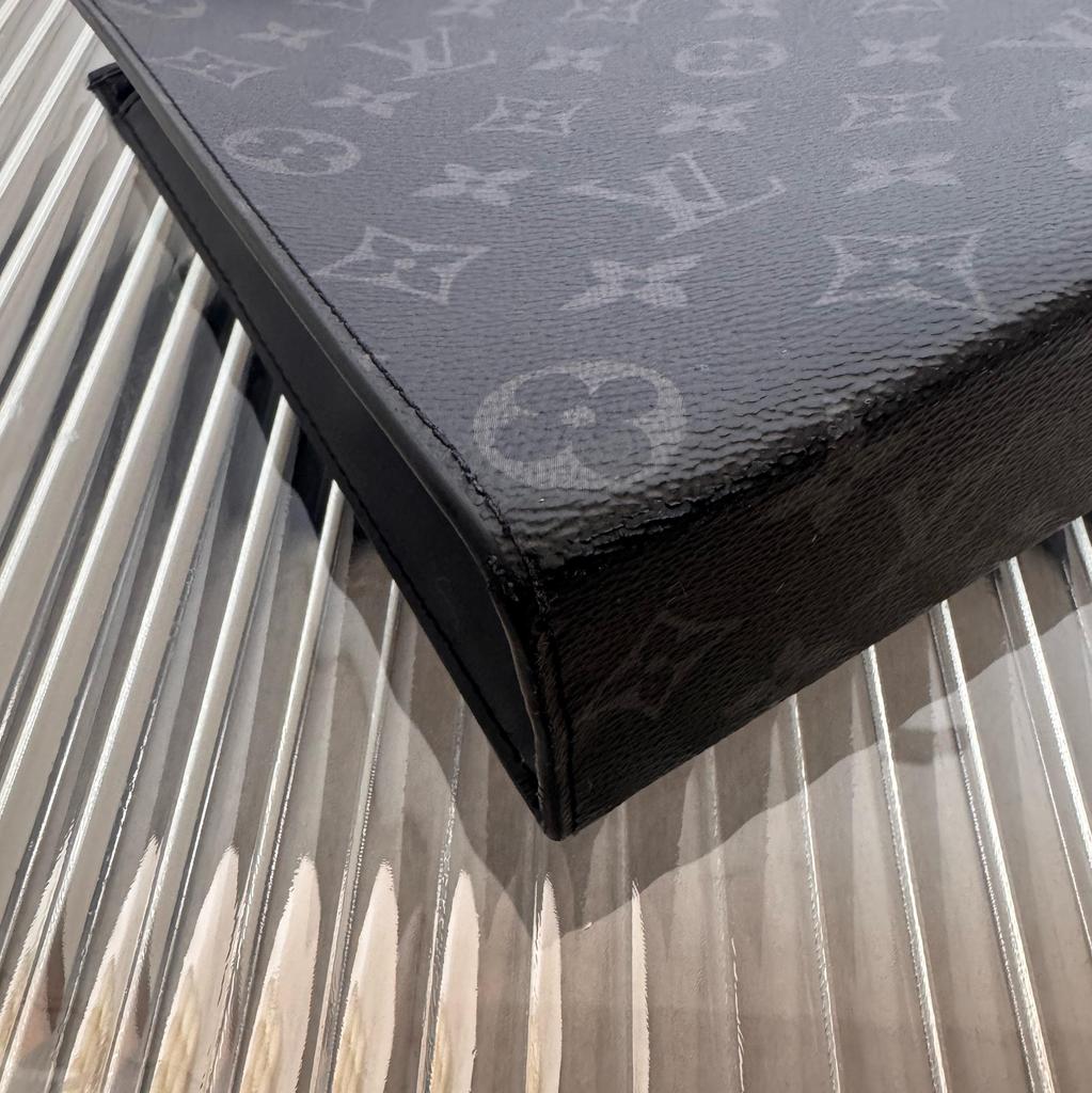 [Б/У] Louis Vuitton Pochette Voyage MM 'Черный холст Monogram Eclipse' - Очень хорошее состояние #1DX6VJ6