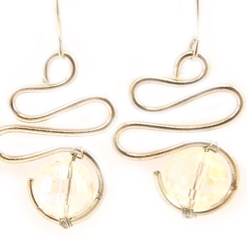 Les Trésors De Lily [L5102] - Дизайнерские серьги «Скарлетт» бореально-белые.