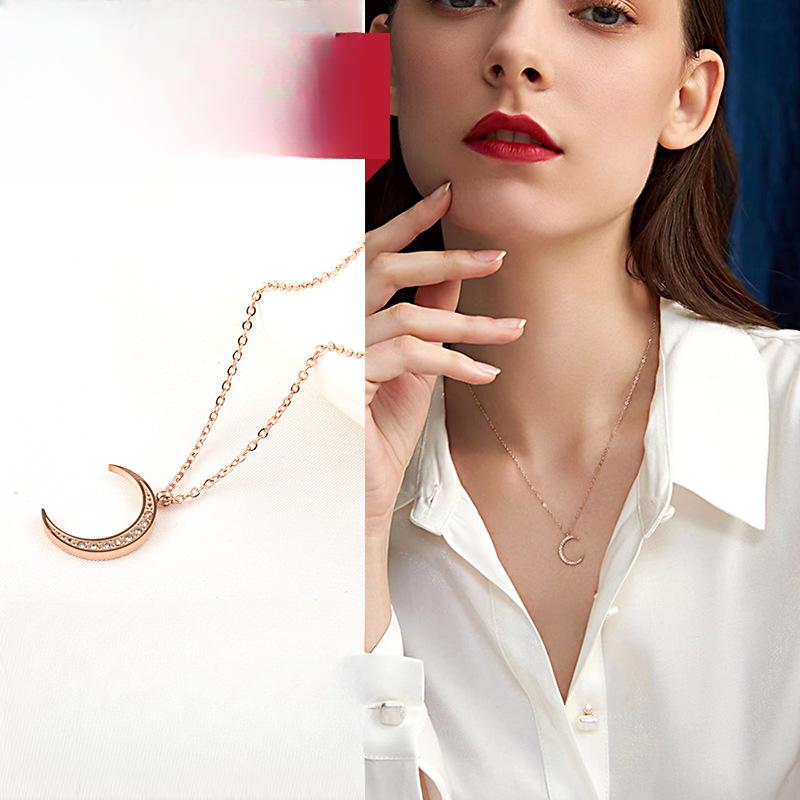 Простое и персонализированное нишевое ожерелье со звездой и луной для женщин из розового золота с короткой цепочкой на ключицу