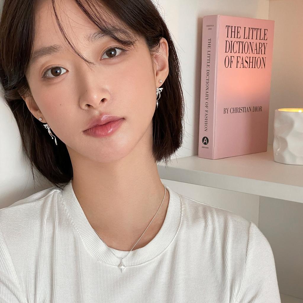 925 Silver Needle Ribbon Bow Earrings Women's Exquisite Sweet Back Hanging Design Earrings Niche Premium Earrings