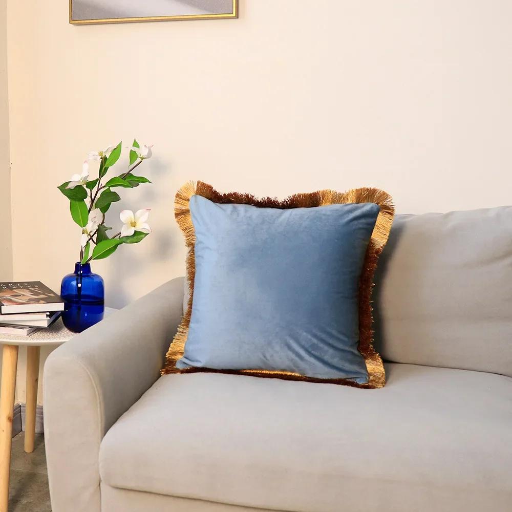 Чехол на подушку из бархата с золотыми кисточками по краю, однотонная наволочка, декоративная комната для образцов, кровать и диван