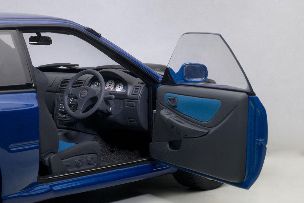 AUTOart Subaru Impreza 22B STi Version Black Bonnet Готовый продукт 1/18 Синий/Карбон