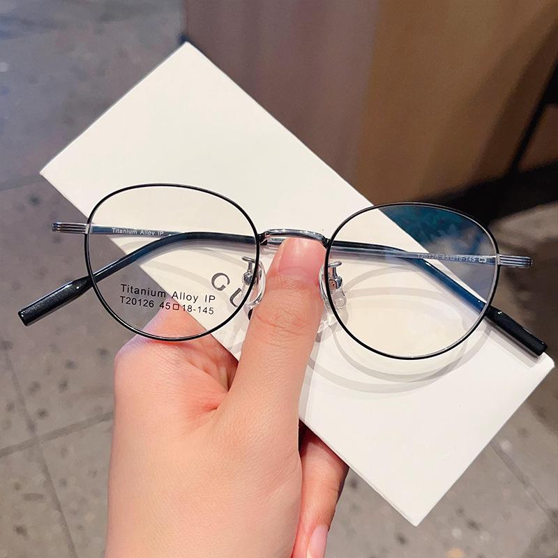 Сверхлегкий Xiaohongshu в том же стиле, интернет-знаменитость, овальная маленькая оправа в стиле ретро, ​​титановая оправа для очков. Оправа для очков может быть оснащена близорукостью и степенями.
