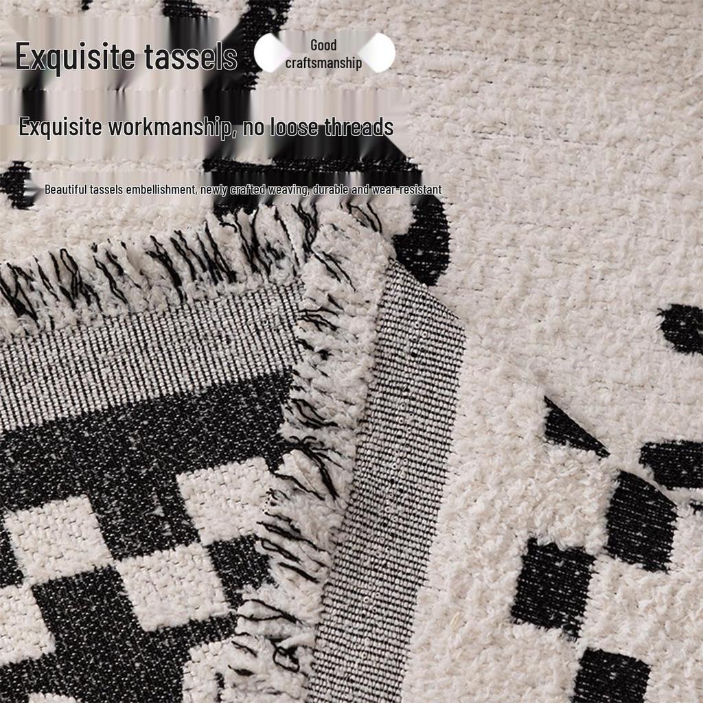 Плюшевый нескользящий кремовый чехол на диван на все четыре сезона