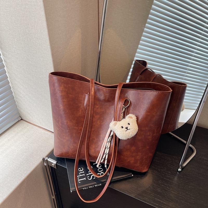 Large Capacity Bag Women's Versatile Fashion Shoulder Bag Student Class Commuter Armpit Bag