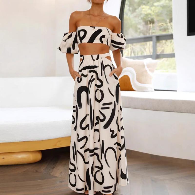 Женский летний костюм с пышными рукавами и длинной юбкой