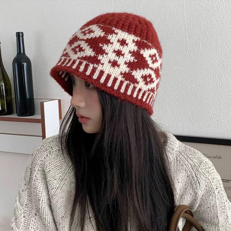 Diamond-shaped versatile bucket hat, cold-proof knitted wool hat, niche pullover hat, fisherman hat with vintage jacquard design