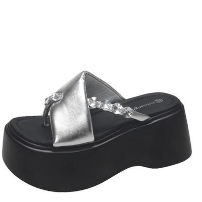 Модные женские тапочки на толстом каблуке 8 см с открытым носком и высокой платформой, сандалии со стразами для женщин, новинка 2024 года, летние пляжные шлепанцы с толстой подошвой