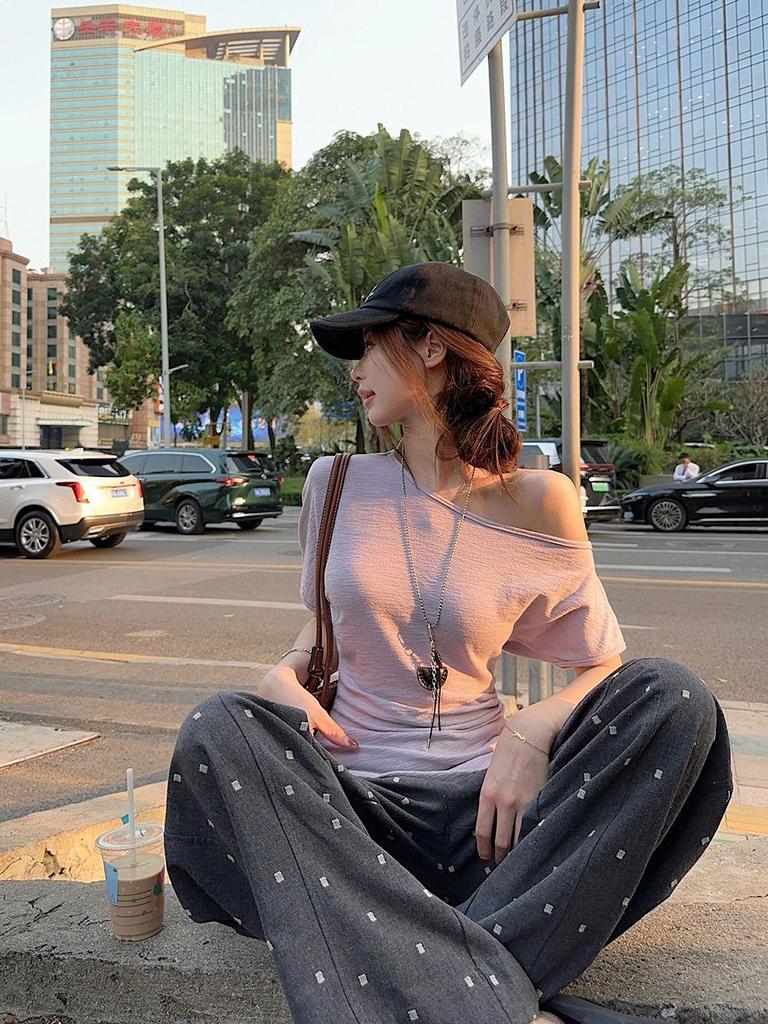 Корейская нишевая желтая облегающая футболка на одно плечо для женщин - Летний топ, подчеркивающий талию