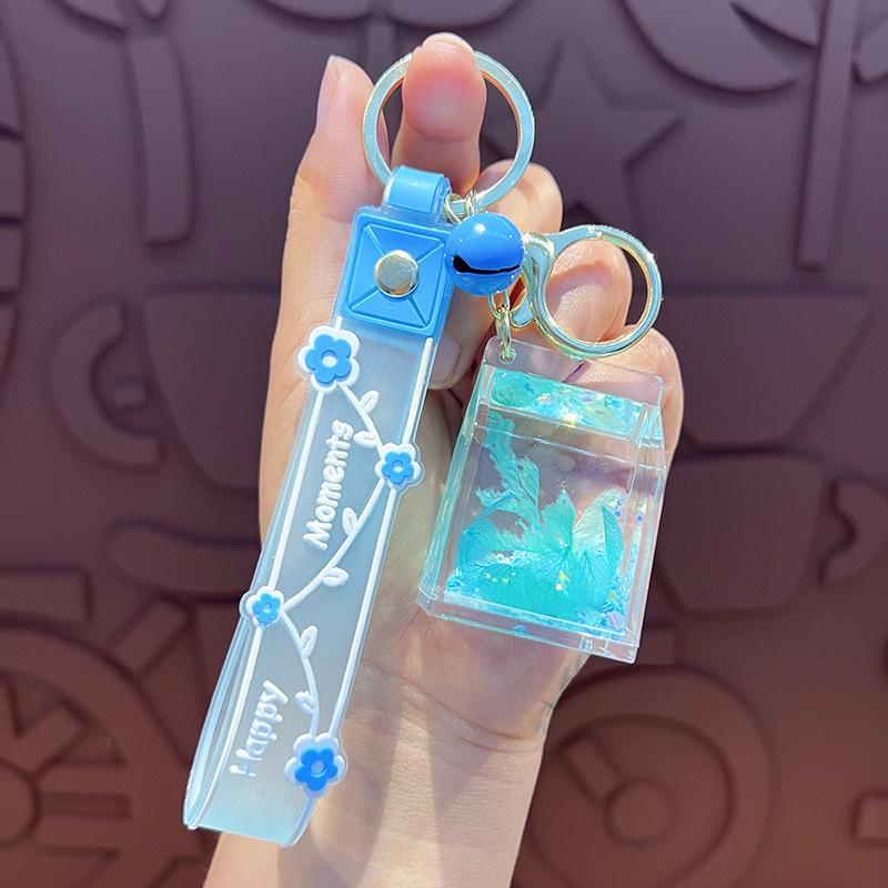 Oil-Filled Aquatic Plant Keychain Quicksand Pendant - A Unique Small Gift for Women