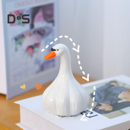 Garlic Duck Resin Figurine Cartoon White Duck Statue Animal Sculpture Home Office Bookshelf Desktop Decoration Ornament