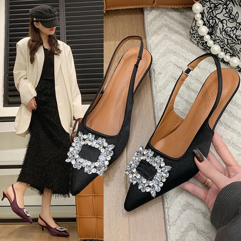 Летние женские сандалии с острым носком, неглубокие, телесно-розовые туфли с бриллиантами, на низком каблуке, с ремешками сзади, женские туфли для платья