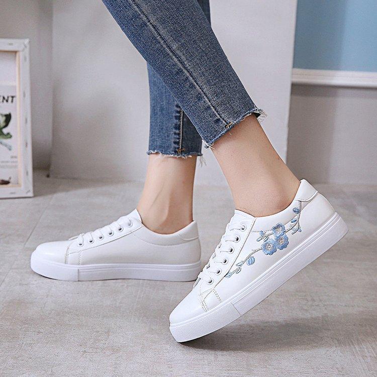 Spring and Summer New Board Shoes Women's New Leather Student Shoes Casual Korean Version Peach Blossom INS Little White Shoes Low Top