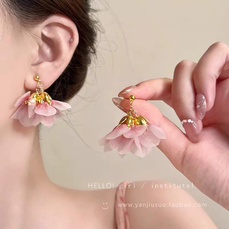 Серьги-гвоздики из серебра 925 пробы с цветочным дизайном для женщин - Элегантный весенне-летний дизайн, Модные и милые пусеты на 2026 год