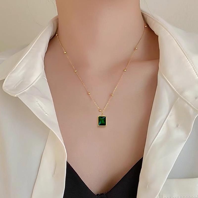 Square Emerald Minimalist Furnace Real Gold Necklace Female Collarbone Chain Accessories