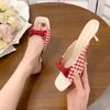Модный дизайн обуви Ретро клетчатые босоножки с бантом Каблуки-рюмочки Французский стиль Обувь с открытым носком Комбинированная расцветка Милая и симпатичная женская обувь для отдыха
