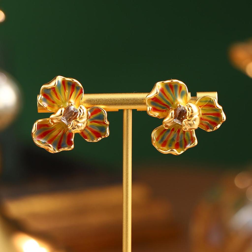 Серия картин Ван Гога и Моне: Серьги-пусеты «Французский цветок» из эмали с натуральным жемчугом, серебро 925 пробы, летняя коллекция.