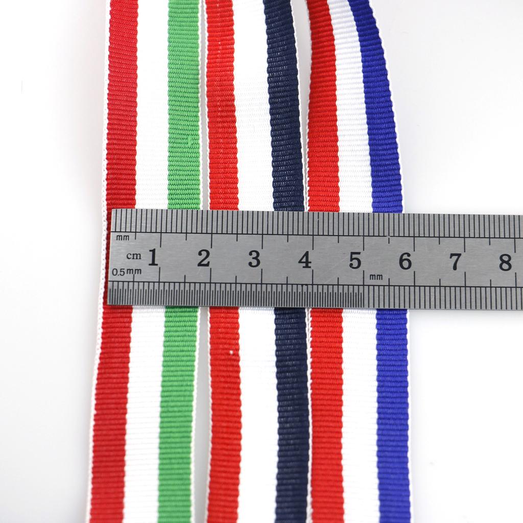 Лента красного, белого и синего цвета своими руками. Трехцветная цветная лента для бутонов. Темно-синяя лента ручной работы.