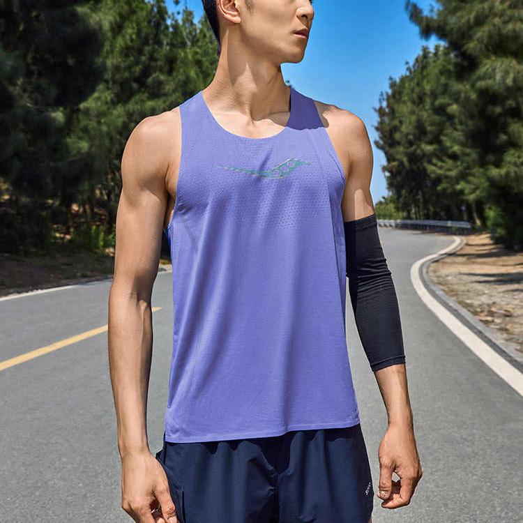 SAUCONY Логотип с буквенным принтом для бега, влагоотводящий, дышащий, удобный, круглый вырез, без рукавов, мужской жилет, малиново-фиолетовый SC2230678A-PP12