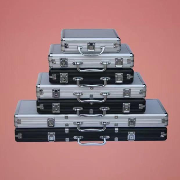 Черный закругленный кейс для упаковки чипов из алюминиевого сплава