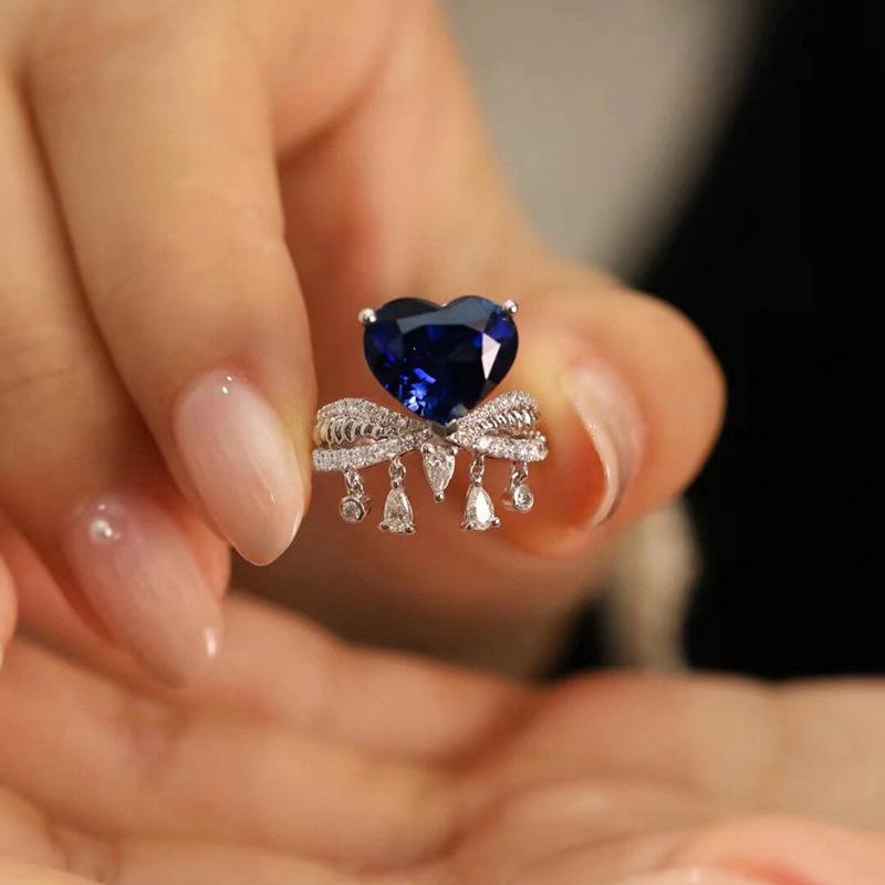 Xiaohongshu hot-selling new models, sweet wind crown heart-shaped women's ring, niche wedding bride ring women
