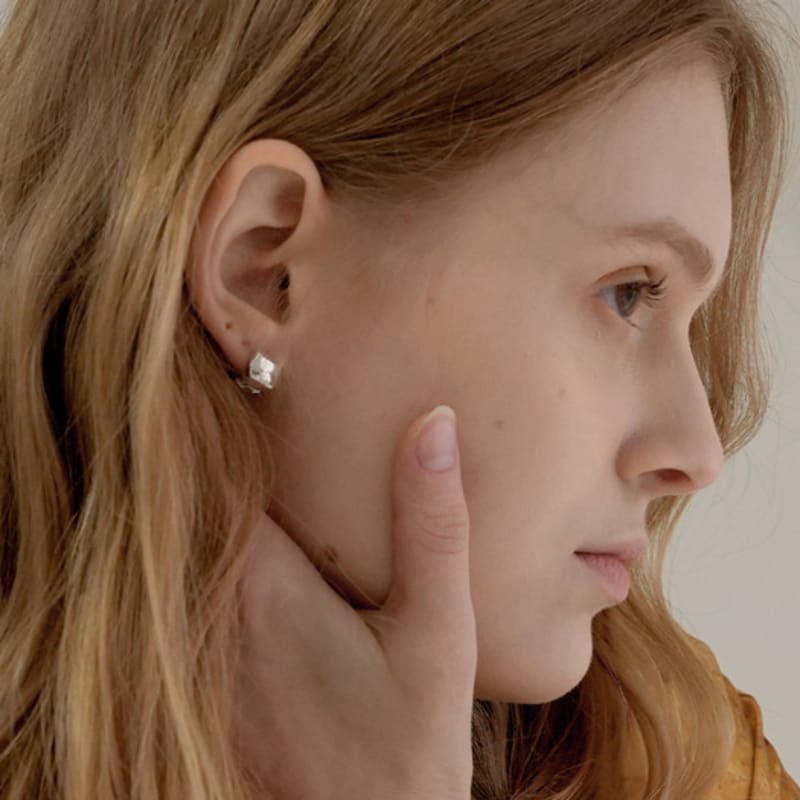 REINDEER TOUCH EARRING 01