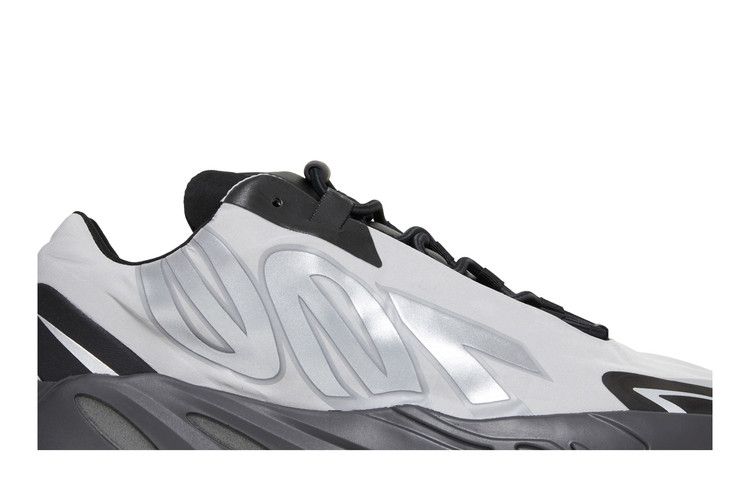 Мужские кроссовки adidas Yeezy Boost 700 MNVN Metallic Metallic/Metallic/Metallic