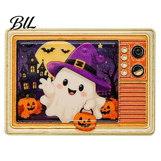 Scary Crow Brooch Retro TV for Halloween, Pumpkin Ghost Black Cat Zinc Alloy Badge, Holiday Lapel Pin Sweaters Jackets Scarves Decoration Festive