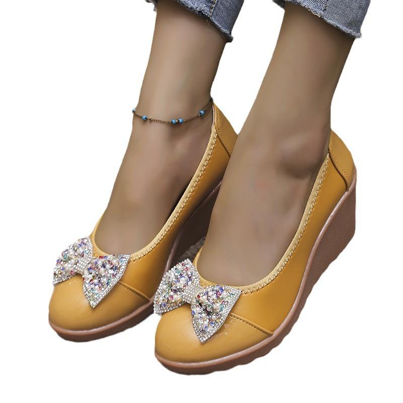 Женские одинарные туфли весна и осень 2024 новые рабочие туфли со стразами и мелким бантом на танкетке производитель обуви для мам