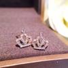 BELLA BOX Нежные серьги-гвоздики с короной и ослепительным белым фианитом, роскошные женские аксессуары, вечерние модные серьги, популярные ювелирные изделия, необычный подарок