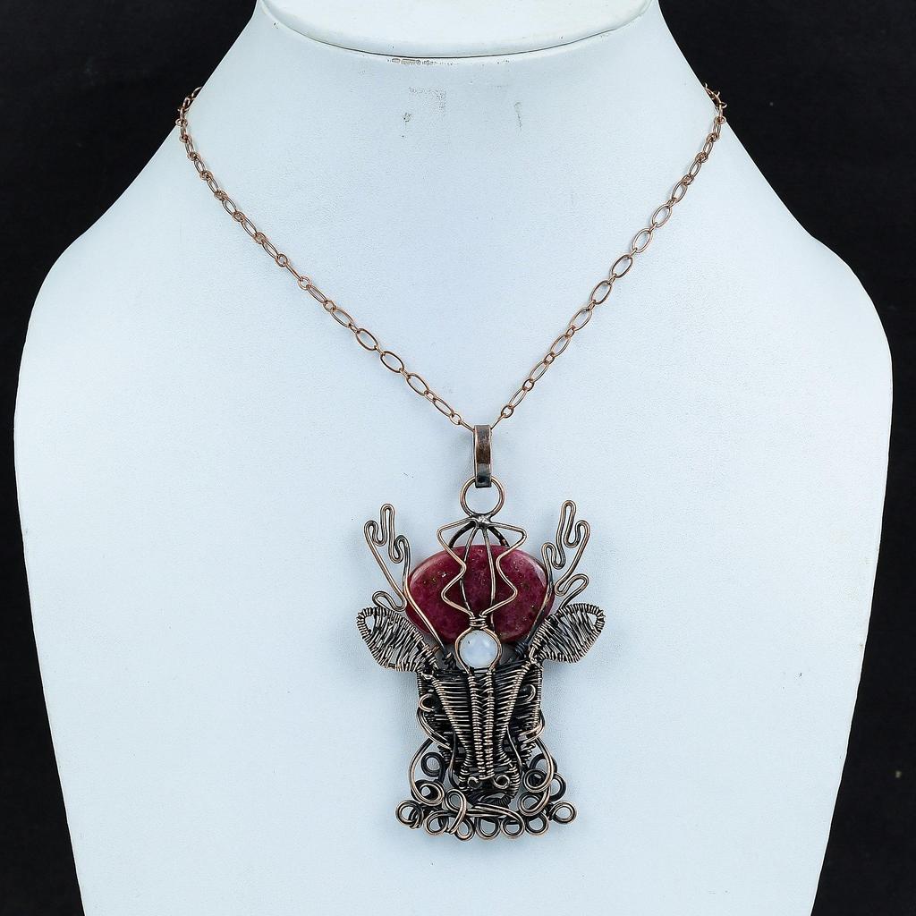Подвеска из родонита Медная проволока Обернутая подвеска Подвеска из драгоценного камня Ювелирные изделия в виде лица оленя Ювелирные изделия из радужного лунного камня Ювелирные изделия ручной работы Подарки на помолвку