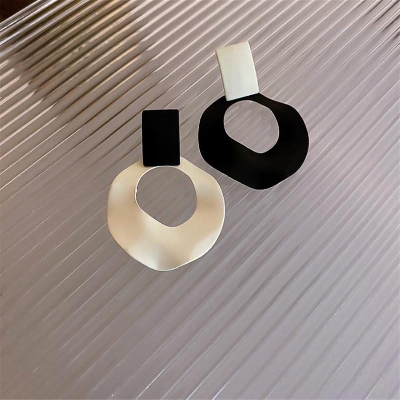 Новые модные геометрические нерегулярные круглые серьги-подвески для женщин и девушек, подарок, сладкие ювелирные изделия оптом