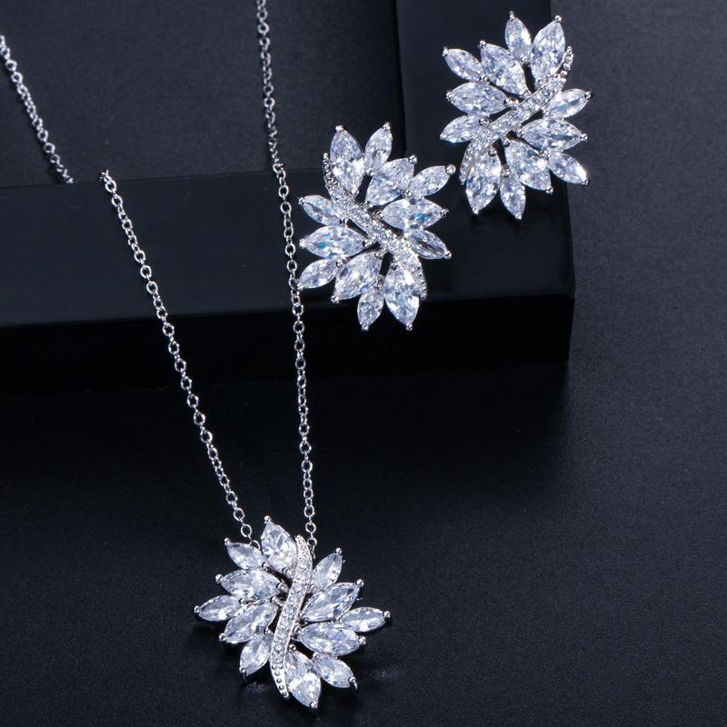 Ki0073 Серьги, Ожерелье, Набор из двух предметов, Ювелирные изделия с сохранением цвета, Маленький набор из циркона высокого класса.